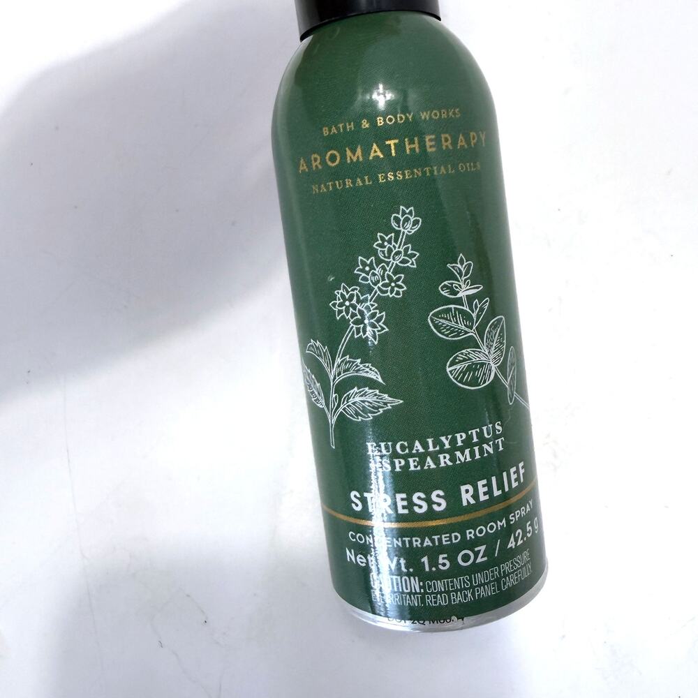 Bath & Body Works Stress Relief Room Spray Eucalyptus Spearmint 1.5 oz - Picture 3 of 7